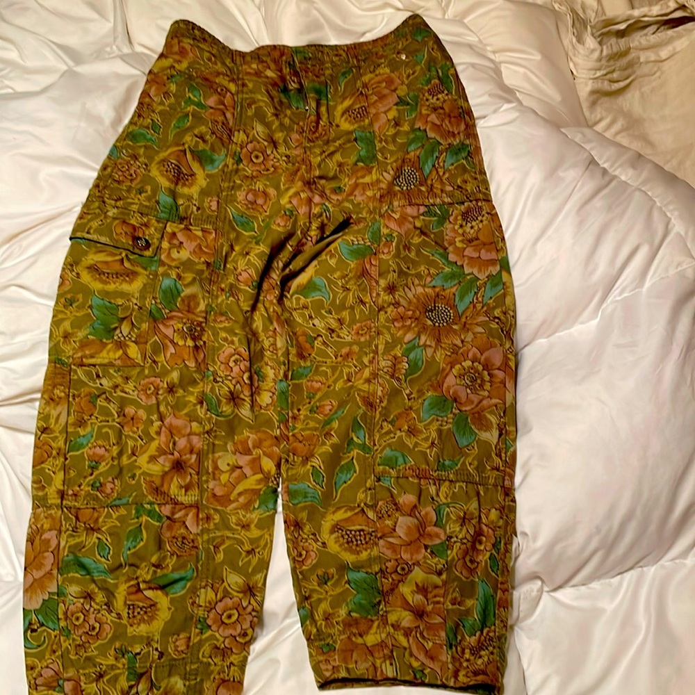 Anthropologie cargo pants, flower print.